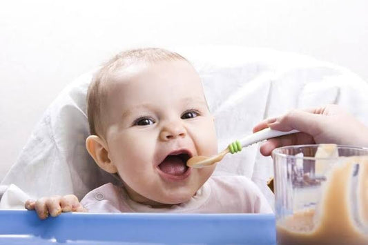 Introducing Solids to Your Baby: Tips and Guidelines for a Smooth Transition